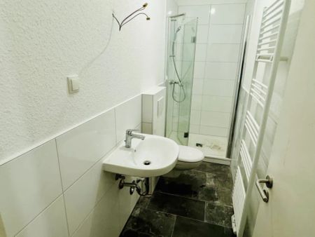 Renovierte Etagenwohnung mit 4 Zimmern! - Photo 2