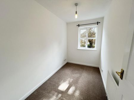 3 bedroom end of terrace house to rent - Photo 3