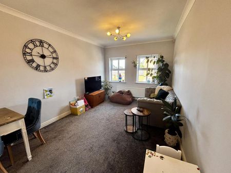 3 bedroom apartment to rent - Photo 2