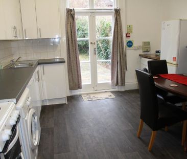 1 bedroom in a house share to rent - Photo 5
