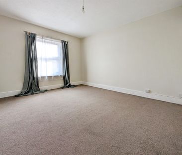 Station Road, Netley Abbey, SO31 - Photo 6