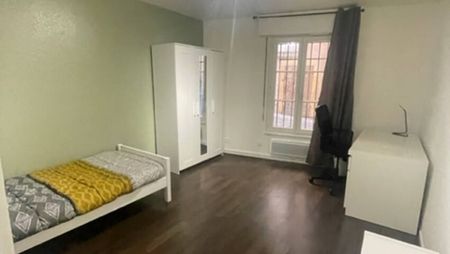 METZ CENTRE - STUDIO MEUBLE - 32 M2 - CUISINE EQUIPEE - Photo 3