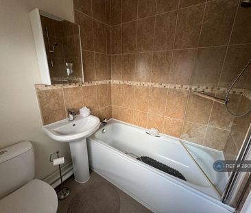 3 bedroom terraced house to rent - Photo 4