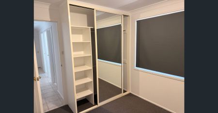 Light and Bright Freshly painted, new carpets, light fittings........ - Photo 5