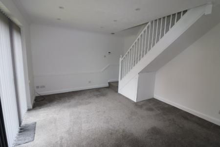 2 bedroom Terraced House To Let - Photo 1
