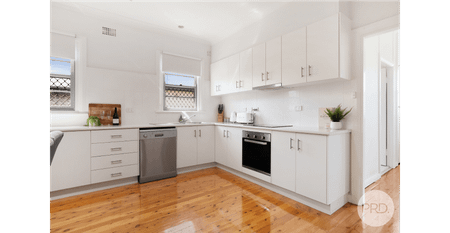 CHARM & CHARACTER IN A CENTRAL LOCATION - Photo 3