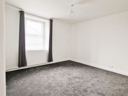 3 bedroom House To Let - Photo 4