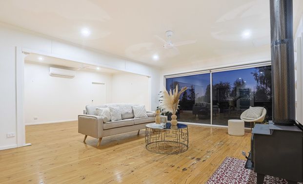 Lovely 4 Bedroom Home On The River - Photo 1