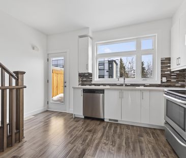 For Lease - 540 Essa Road Unit# 2, Barrie, Ontario - Photo 3