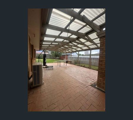 12 Angela Court, South Morang, Vic 3752 - Photo 4