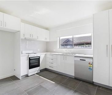 TWO BEDROOM | LOW MAINTENANCE | GREAT LOCATION - Photo 3