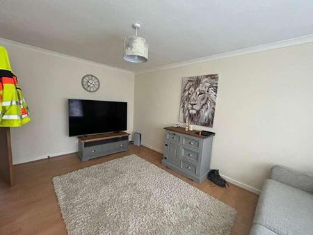 Bedroom Apartment - Private Parking - North Luton, LU4 - Photo 2