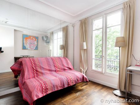 Logement à Paris, Location meublée - Photo 2