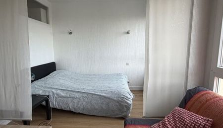 Appartement 1 pièces 37m2 REIMS 591 euros - Photo 3