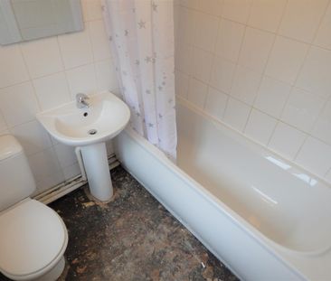 Hawkesbury Close, Church Hill South Redditch - Photo 2