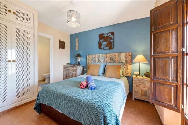 2 bedroom luxury Townhouse for rent in Nueva Andalucia, Andalusia - Photo 1