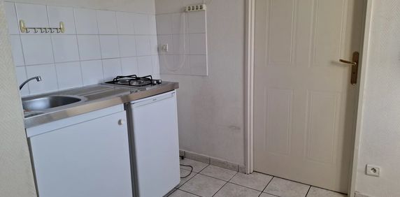 Location Appartement 1 pièce 23m² TOURS 37000 - Photo 2