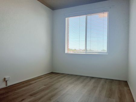 Renovated, Comfortable Plus Views - Photo 2