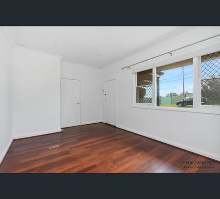 16 Blackdoune Way, Westminster, WA 6061 - Photo 3