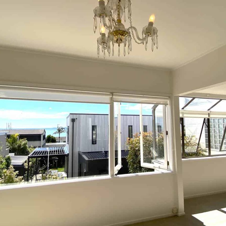 Takapuna Beach Beauty - Photo 1