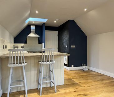 High Street, Corsham, SN13 - Photo 5