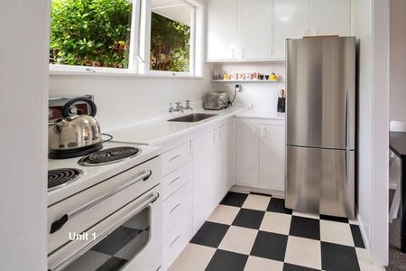 2-BEDROOM IN BUCKLANDS BEACH - Photo 5