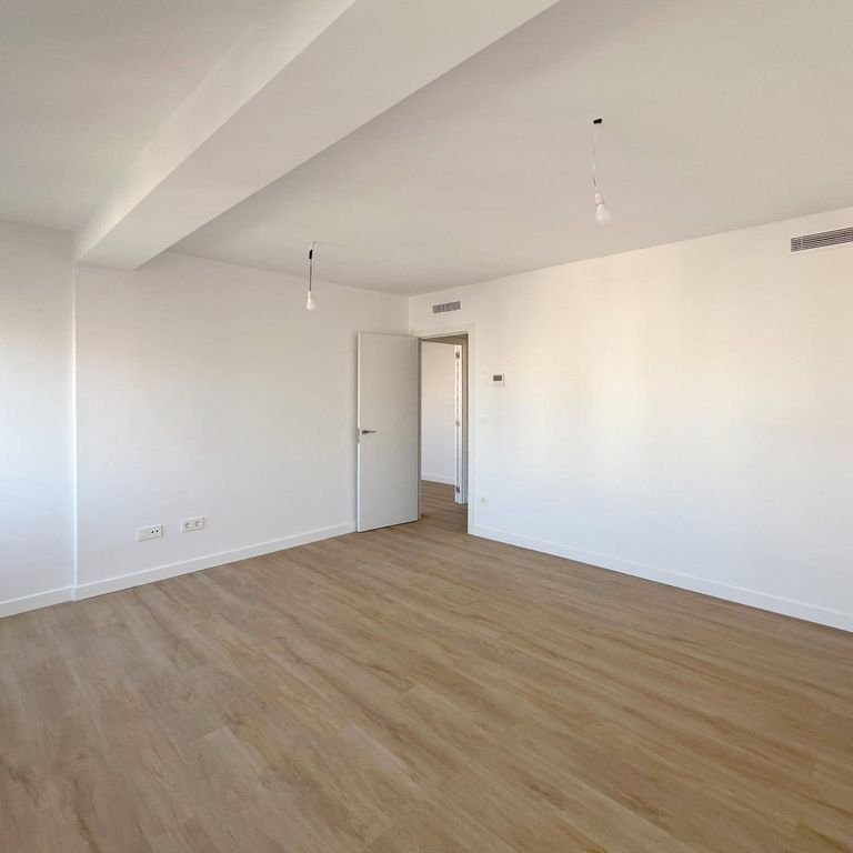 8 room luxury Apartment for rent in Zaragoza, Aragon - Photo 1