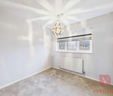 Petersham Close, Newport Pagnell, MK16 - Photo 6