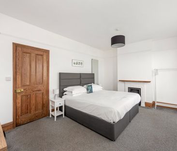 2 Bed Terraced House, Chester Terrace, BN1 - Photo 1