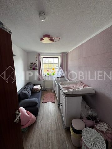 Helle 3-Zimmerwohnung mit großem Balkon und Tageslichtbad im „Weißen Viertel“ - Photo 2