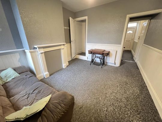 3 bedroom terraced house to rent - Photo 1