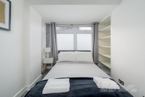 3 bedroom apartment to rent - Photo 1