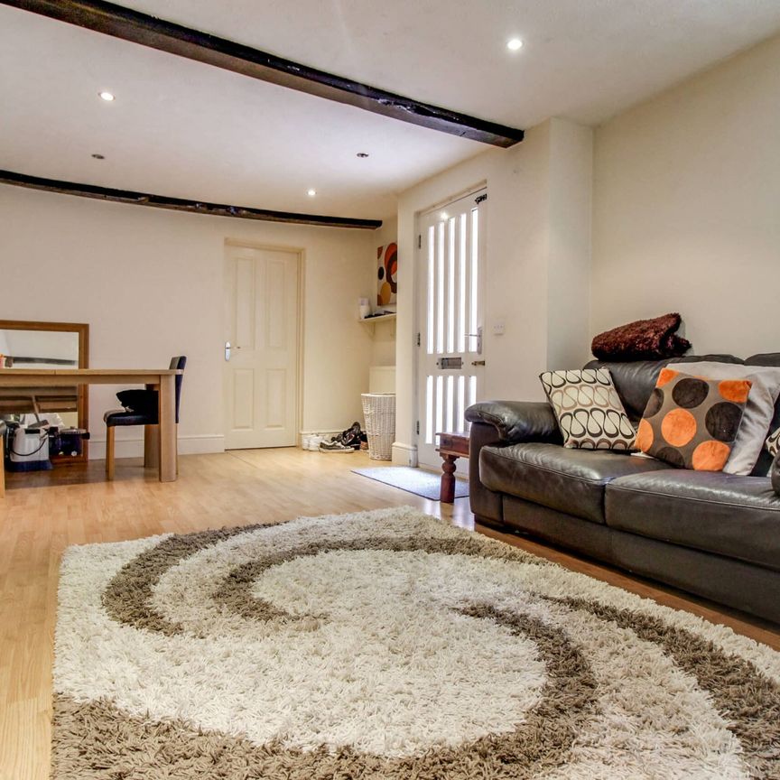 Ground Floor Flat, 6 Sheep Street, Swindon, Highworth, SN6 - Photo 1