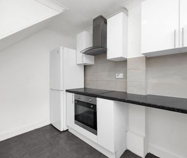 3 bedroom Flat To Let Total Size: 786 SQ FT - Photo 3