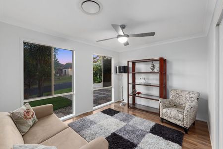 IMMACULATE LOWSET WITH POOL - Photo 2