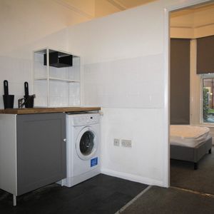 Flat 1, 26 Kelso Road, LS2 9PR, Leeds - Photo 3