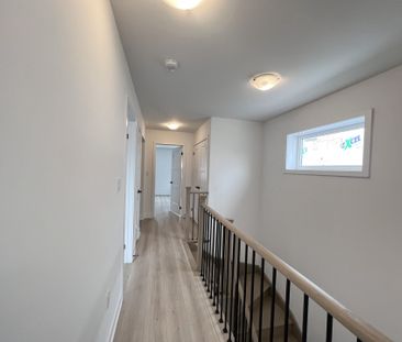 For Lease - 21 Hay Lane, Barrie, Ontario - Photo 5