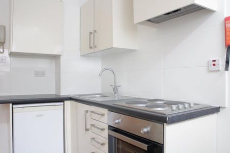 1 bedroom flat to rent - Photo 2