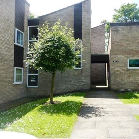 20 Weetwood House Court, Leeds - Photo 1