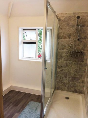 1 bedroom in a house share to rent - Photo 5