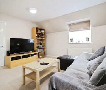 2 bedroom coach house to rent - Photo 3