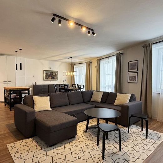 Na prenájom TOP nadštand. 3 izbový čiast. zariad. byt 125m2 Nové Zámky - Photo 1