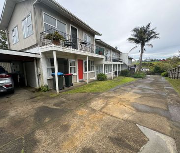 One bedroom unit in the bays - Photo 3