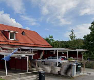 Kassmyravägen, Tumba - Photo 1