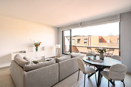 Mooi en lichtrijk appartement met 2 terrassen - Photo 3