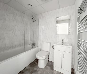 Flat 48, 4 Martin Court, Hastings, TN34 1EF - Photo 2