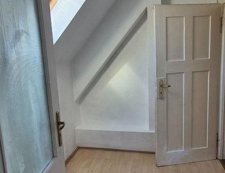 2-Raum-Wohnung DG rechts zur Selbstrenovierung - Karl-Marx-Str. 19, Klettwitz - Photo 1