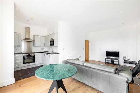 3 bedroom penthouse to rent - Photo 2