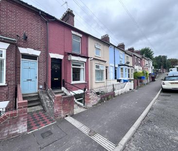 3 bedroom terraced house to rent - Photo 4