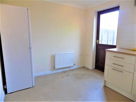 2 bedroom terraced house to rent - Photo 1